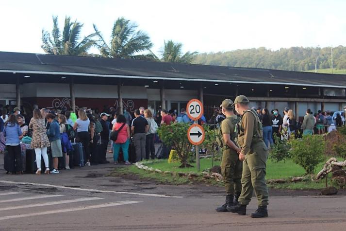 Gobierno firma entendimiento con familia Rapa Nui por controversia que mantenía tomado el aeropuerto