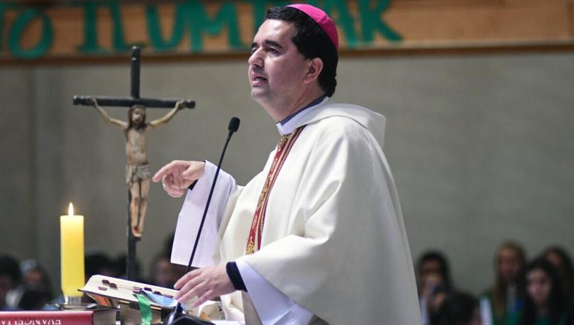 Confirman denuncias contra ex obispo auxiliar de Santiago por hechos de connotación sexual