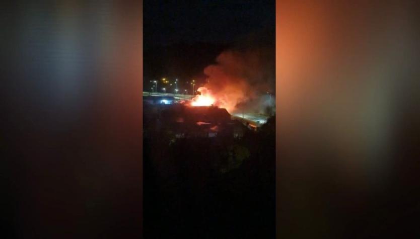 Madre y su hija de 15 años resultan heridas tras ataque armado en Quidico: un hotel terminó quemado