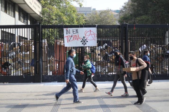 Estudiantes del Instituto Nacional deponen la toma por hechos de violencia: “Desvía su finalidad”