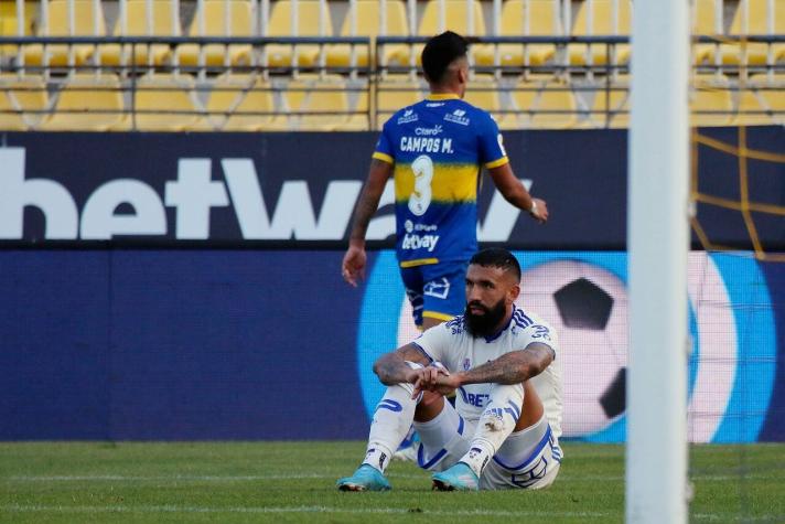 La "U" tropieza en su visita a Everton y se vuelve a complicar