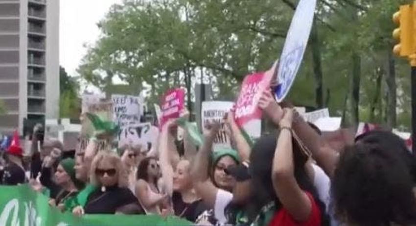 [VIDEO] Masivas protestas a favor del aborto se toman en EE.UU
