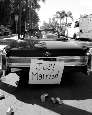 "Hasta que la muerte nos separe": Las fotos de la íntima boda de Kourtney Kardashian y Travis Barker