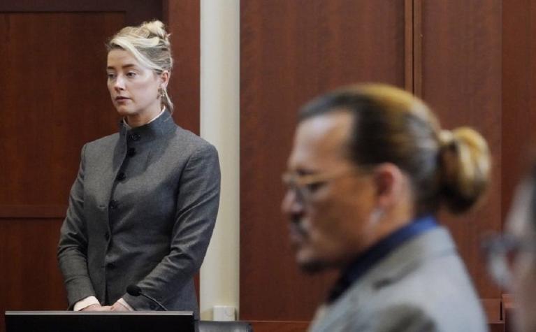 Esta es la razón por la que Johnny Depp no mira a los ojos a Amber Heard durante el juicio