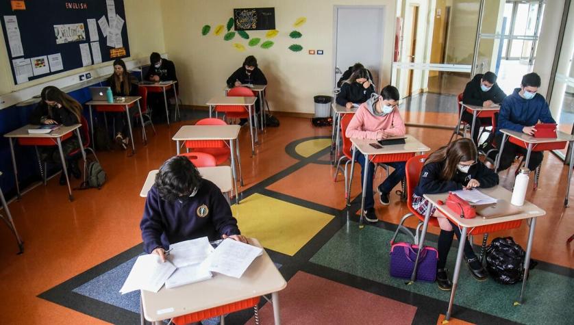 Minsal: 80% de alumnos desde séptimo básico deberán estar vacunados