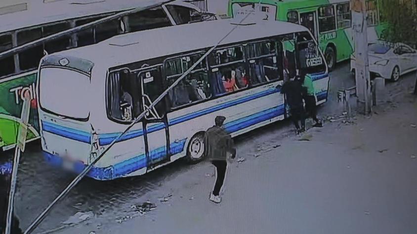 [VIDEO] Turbazos a buses repletos de pasajeros: Nuevo modus operandis