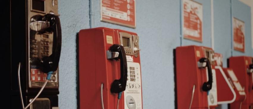 Histórico: Retiran el último teléfono público de las calles de Nueva York