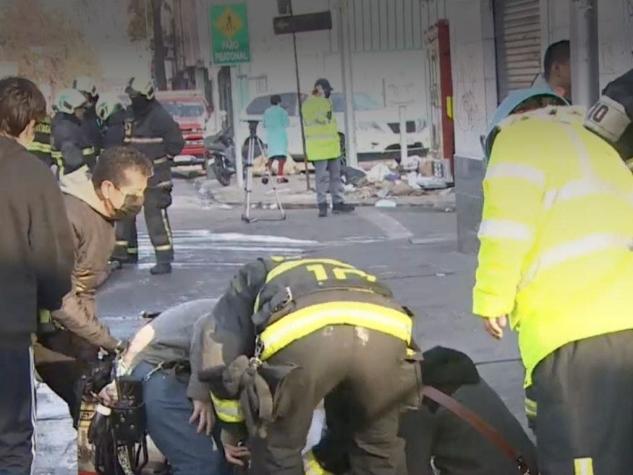 [VIDEO] Dos muertos en incendio en cité donde vivían 200 personas