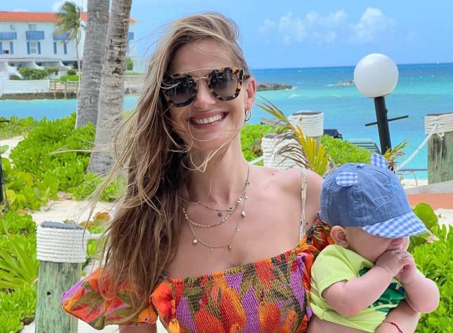 Mayte Rodríguez compartió inédita postal junto a su pareja, Camilo Figueroa y su hijo desde Miami