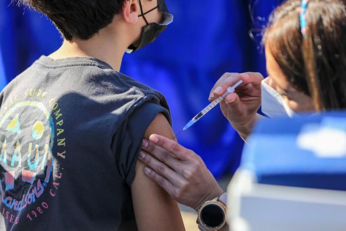 Comienza el aforo para colegios: Más de 2 mil cursos del país no cumplen con 80% de vacunación