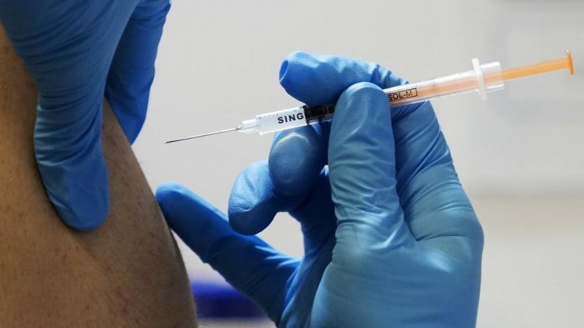 Vacunación con Moderna: Cómo funciona, cuál es su efectividad y sus efectos secundarios