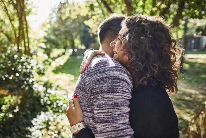 Joven encontró a su madre biológica tras 20 años y descubrió que habían trabajado en el mismo lugar Joven encontró a su madre biológica tras 20 años y descubrió que habían trabajado en el mismo lugar