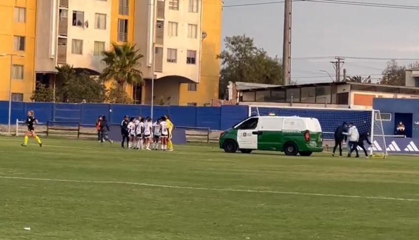 Sin ambulancia: Jugadora de Colo-Colo se fue en furgón policial al hospital durante clásico femenino