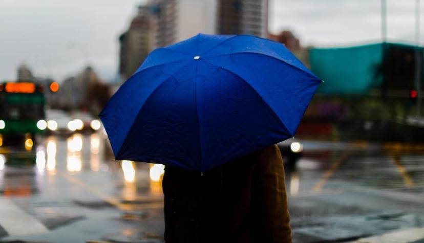 Pronóstico de lluvias en Santiago: Se registran las primeras precipitaciones en la capital
