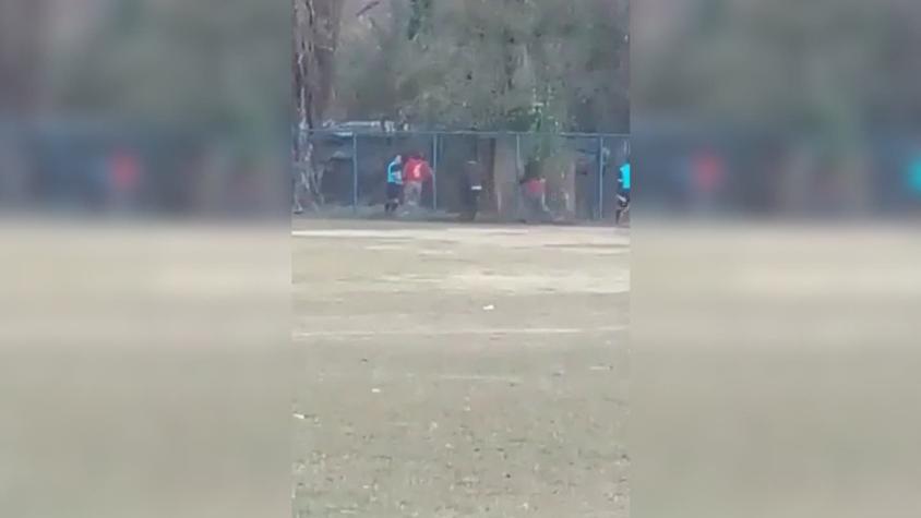 Revelan video del momento en que el árbitro de un partido amateur fue apuñalado en Putaendo