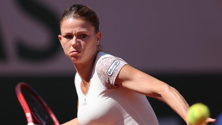 La otra polémica de Camila Giorgi en Roland Garros: su padre fue sorprendido fumando en la grada