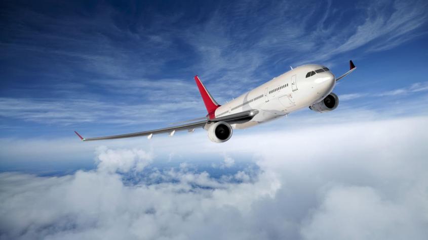Pilotos durmieron en pleno vuelo: Autoridades pensaron que avión fue secuestrado por terroristas