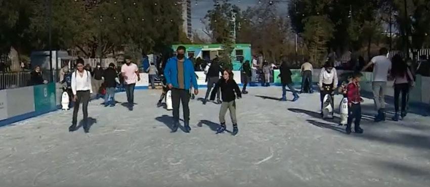 [VIDEO] Habilitan pista de hielo en el Parque Bustamante