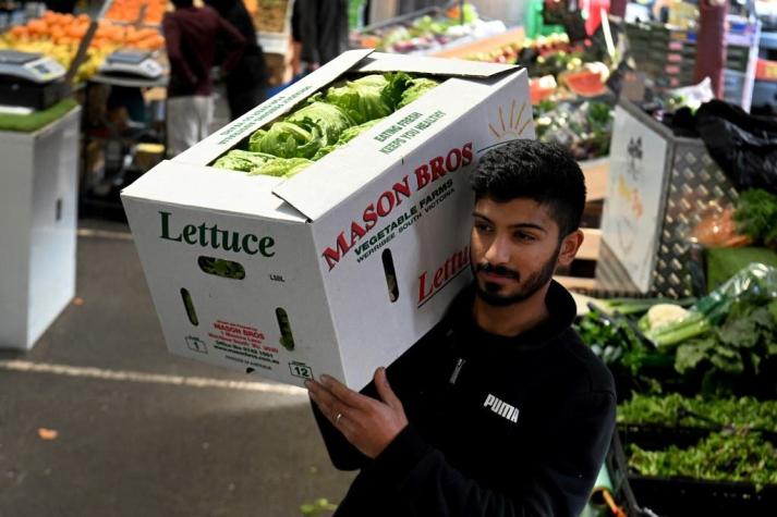 España impulsa ley para multar a supermercados que desechen alimentos