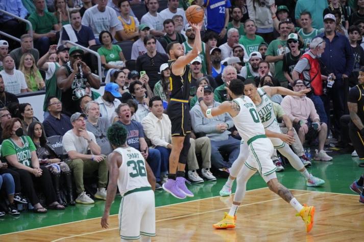 Los Warriors empatan 2-2 las Finales de la NBA con una obra maestra de Curry