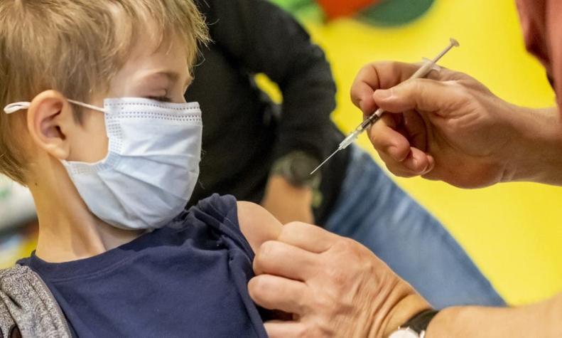 Agencia de EEUU estima que vacuna de Pfizer es segura para menores de cinco años
