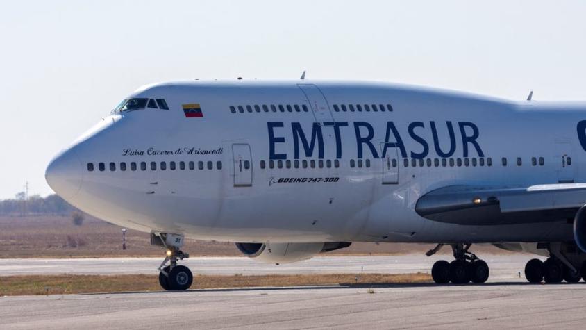Qué se sabe del avión con tripulantes venezolanos e iraníes retenido en Buenos Aires