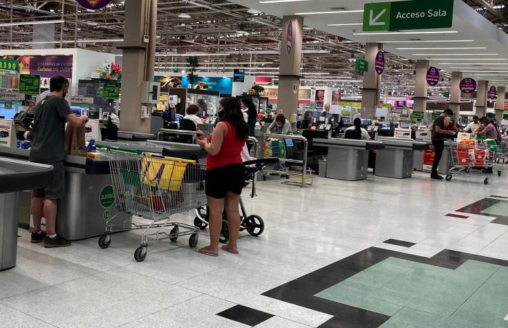 Por hurto en supermercado: juez de garantía de Curicó fue detenido y su defensa admite "confusión"