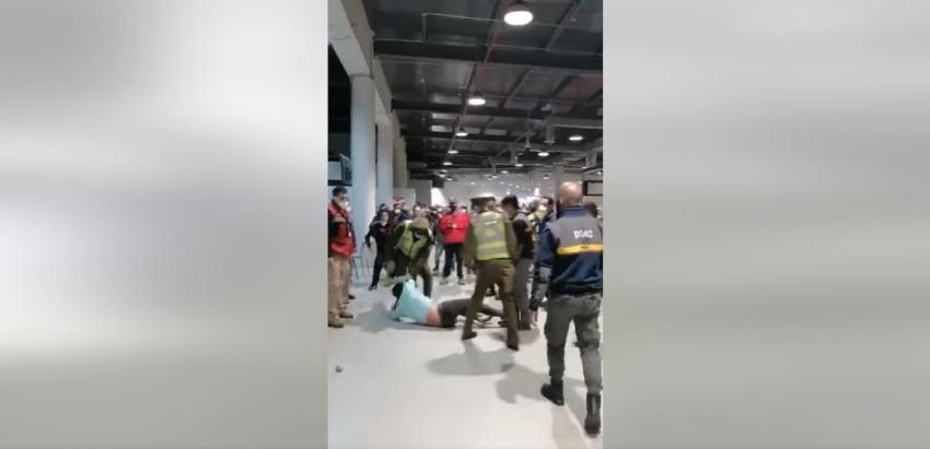 Una persona detenida tras lesiones a Carabineros al interior de aeropuerto de Iquique