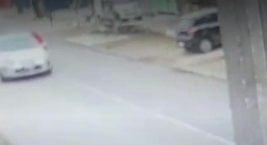 [VIDEO] Hombre muere al caer de su auto en movimiento en medio de portonazo en Cerro Navia