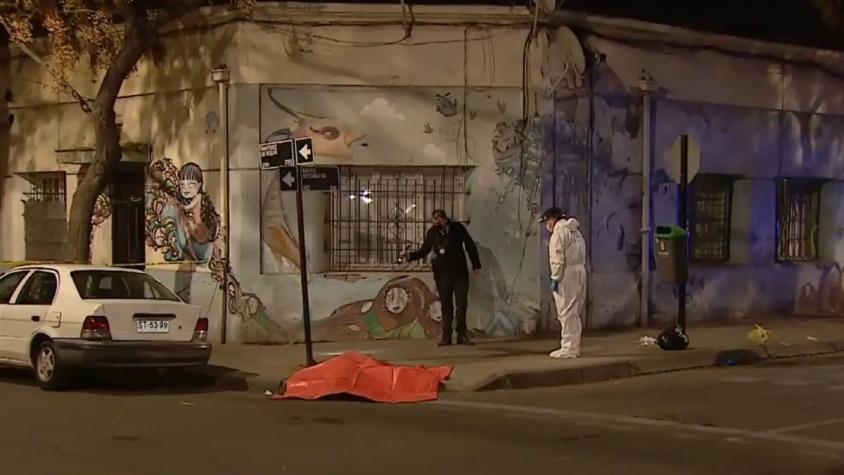 Hombre murió tras recibir al menos cinco disparos en el centro de Santiago