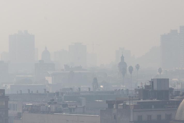 Declaran alerta ambiental para este martes en la Región Metropolitana por calidad del aire