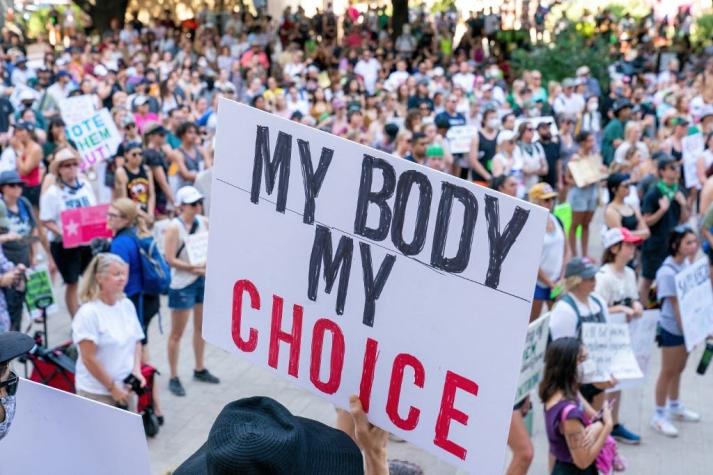 "Mi cuerpo, mi elección", miles de personas protestan en Nueva York a favor del aborto