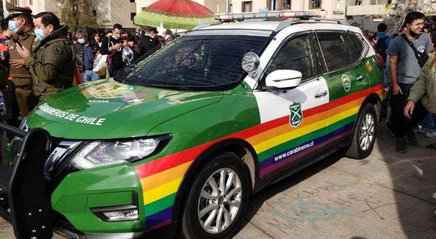 Marcha del Orgullo 2022: Carabineros estrena patrulla con colores de la diversidad sexual