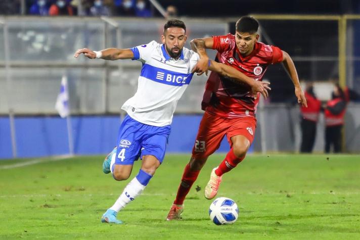 Católica avanza en Copa Chile en el debut de Isla, que jugó un gran partido