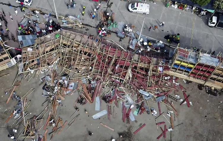 Tragedia en plaza de toros colombiana: Hombres siguieron apuñalando al animal tras derrumbe