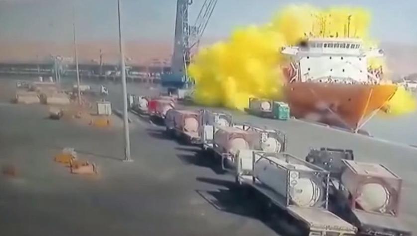 [VIDEO] Explota tanque con gas tóxico mortal en puerto de Jordania