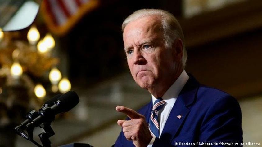 Joe Biden sale mal calificado en encuestas de opinión