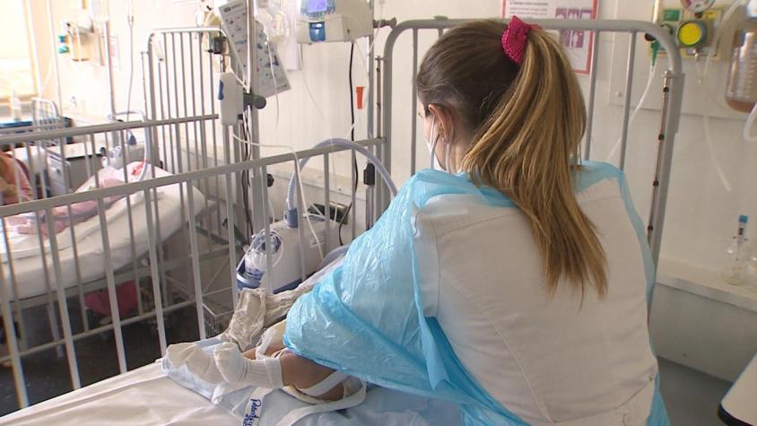 [VIDEO] Sincicial predomina en Chile: 400 fallecidos por semana producto de virus respiratorios