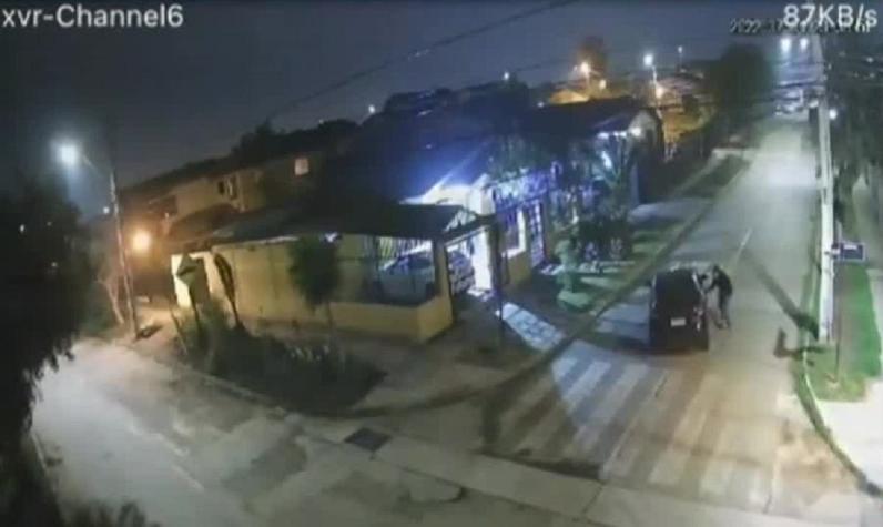 Maipú: Funcionarios de la PDI frustraron el robo a su casa usando sus armas de servicio Maipú: Funcionarios de la PDI frustraron el robo a su casa usando sus armas de servicio