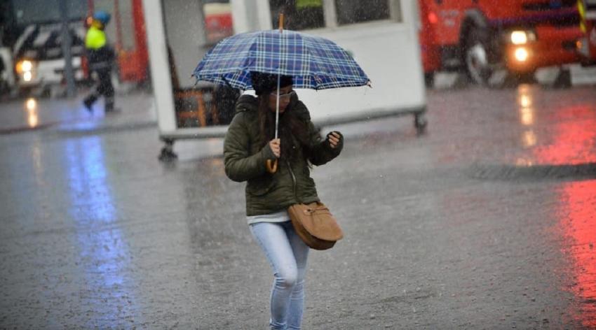 Llueve este miércoles en Santiago y se pronostica nuevo sistema frontal de tres días en la capital