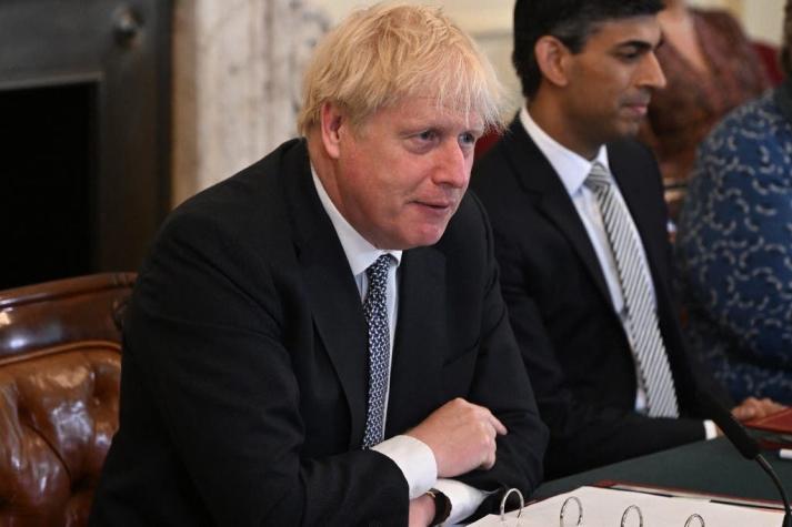 Boris Johnson descarta elecciones anticipadas pese a lluvia de renuncias en su gobierno
