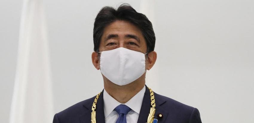 Medio japonés reporta un detenido por intento de asesinato tras ataque a ex líder japonés Shinzo Abe
