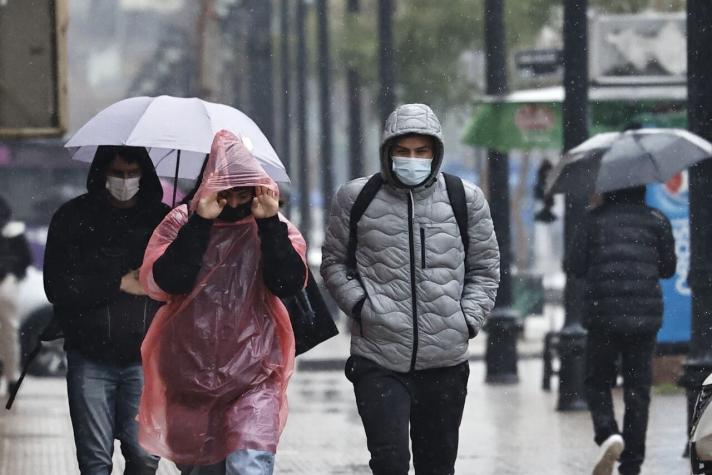 Sábado, domingo y lunes: Anuncian precipitaciones para la Región Metropolitana