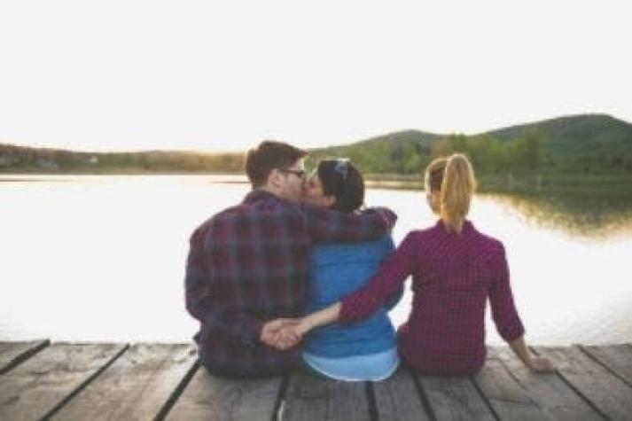 Caso de ucraniana que se fugó con padre de familia que la acogió: Joven está parcialmente ciega Caso de ucraniana que se fugó con padre de familia que la acogió: Joven está parcialmente ciega
