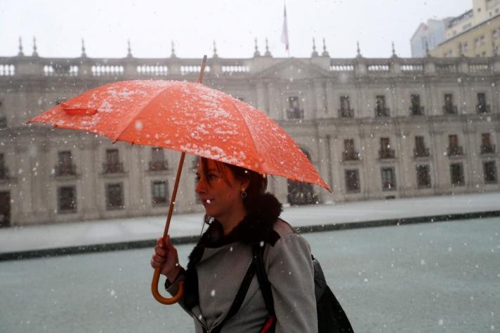 Nuevo sistema frontal en Santiago: ¿En qué sectores de la RM podría nevar este jueves y viernes?