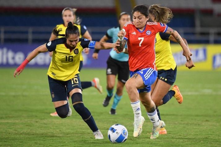 Goleadora de la Roja, Yenny Acuña, da positivo a COVID-19 y no estará ante Bolivia