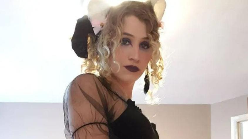 Lucy, la mujer de 28 años que viste como "niña" y usa pañales Lucy, la mujer de 28 años que viste como "niña" y usa pañales
