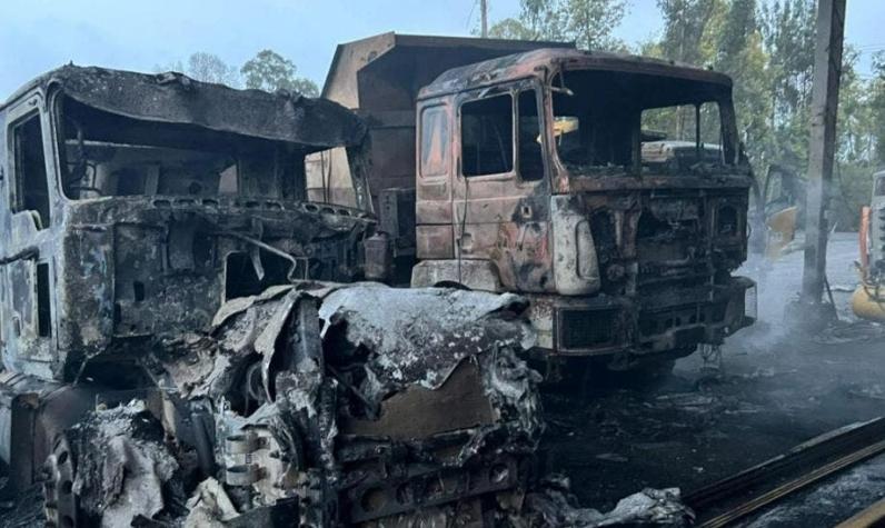 PDI investiga dos ataques incendiarios en Los Ríos: Más de 20 maquinarias fueron quemadas