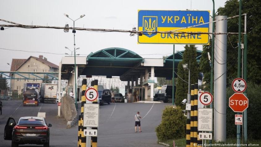 "No soy un traidor": cómo hombres en edad militar consiguen abandonar Ucrania