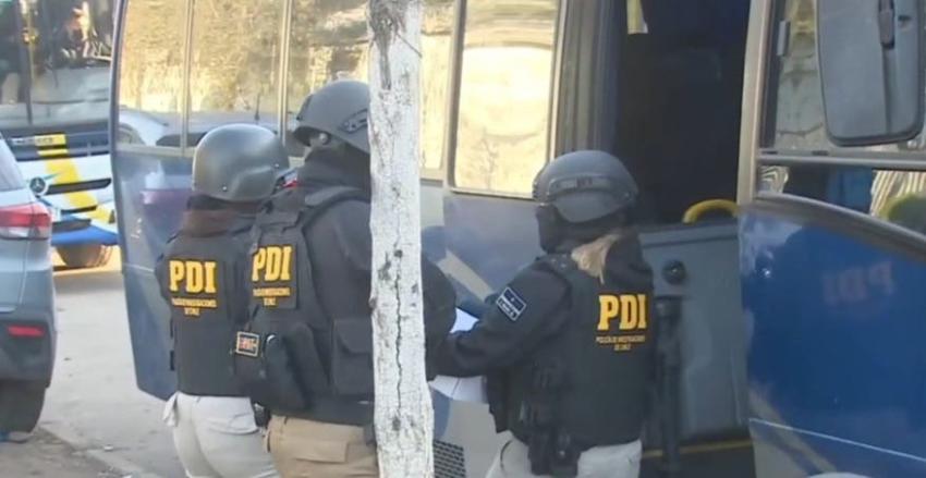 Buscan a acusados de homicidio: Al menos 10 detenidos tras masivo allanamiento de PDI en Lo Espejo